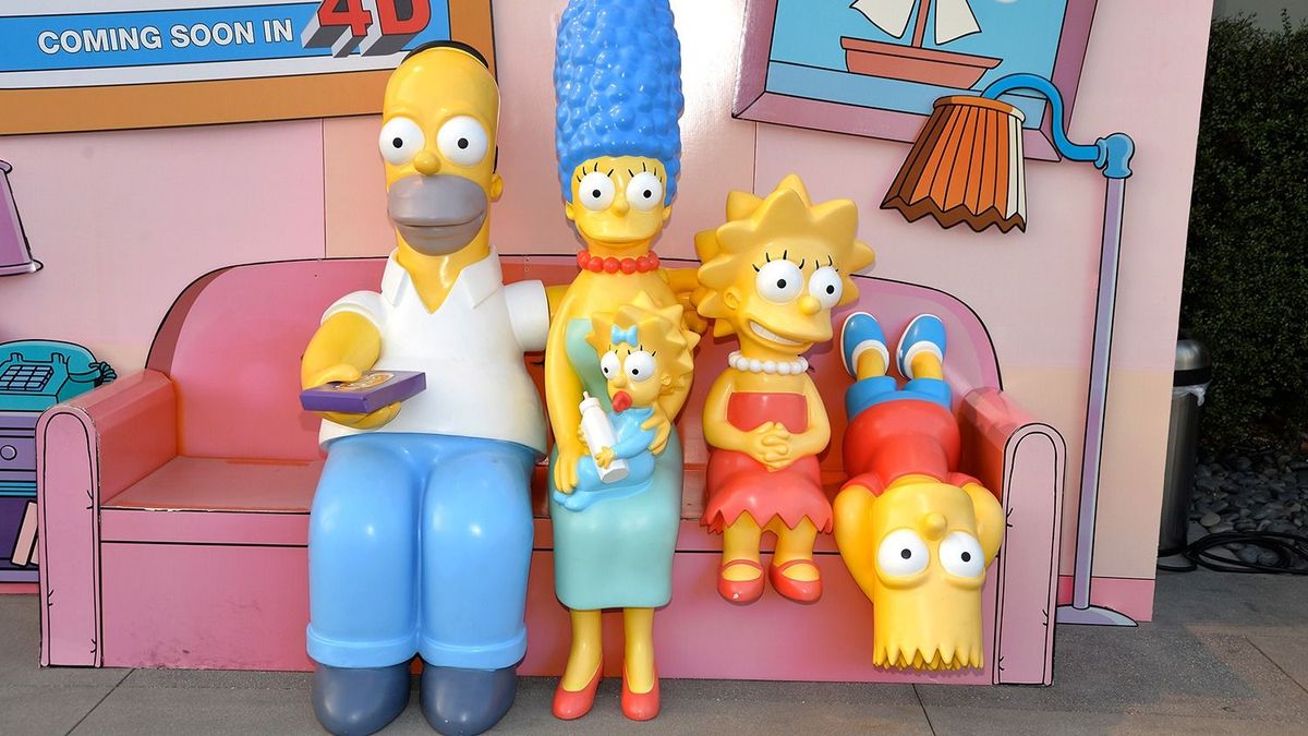 Celebration Of The 600th Episode Of "The Simpsons" - Couch Gag Virtual Reality Experience
LOS ANGELES, CA - OCTOBER 14:  (L _ R)  Shot of a statue of Homer Simpson, Marge Simpson, Maggie Simpson, Lisa Simpson and Bart Simpson at a celebration of the 600th Episode of "The Simpsons" at YouTube Space LA on October 14, 2016 in Los Angeles, California.  (Photo by Michael Tullberg/Getty Images)