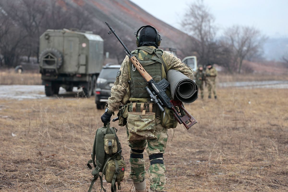 Donyecki terület, 2023. január 31.Orosz katona lőgyakorlat végén a kelet-ukrajnai Donyecki terület Oroszország által elcsatolt részén az Ukrajna elleni orosz háború alatt, 2023. január 31-én.MTI/AP/Alekszej Alekszandrov Donyecki terület, 2023. január 31.
Orosz katona lőgyakorlat végén a kelet-ukrajnai Donyecki terület Oroszország által elcsatolt részén az Ukrajna elleni orosz háború alatt, 2023. január 31-én.
MTI/AP/Alekszej Alekszandrov
