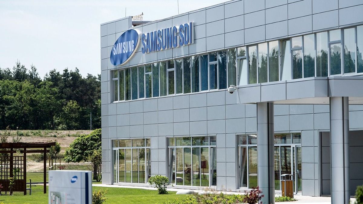 Göd, 2017. május 29.A Samsung SDI gödi elektromos jármű akkumulátor gyárának főépülete Gödön 2017. május 29-én, a gyár nyitóünnepségének napján.MTI Fotó: Szigetváry Zsolt Göd, 2017. május 29.
A Samsung SDI gödi elektromos jármű akkumulátor gyárának főépülete Gödön 2017. május 29-én, a gyár nyitóünnepségének napján.
MTI Fotó: Szigetváry Zsolt