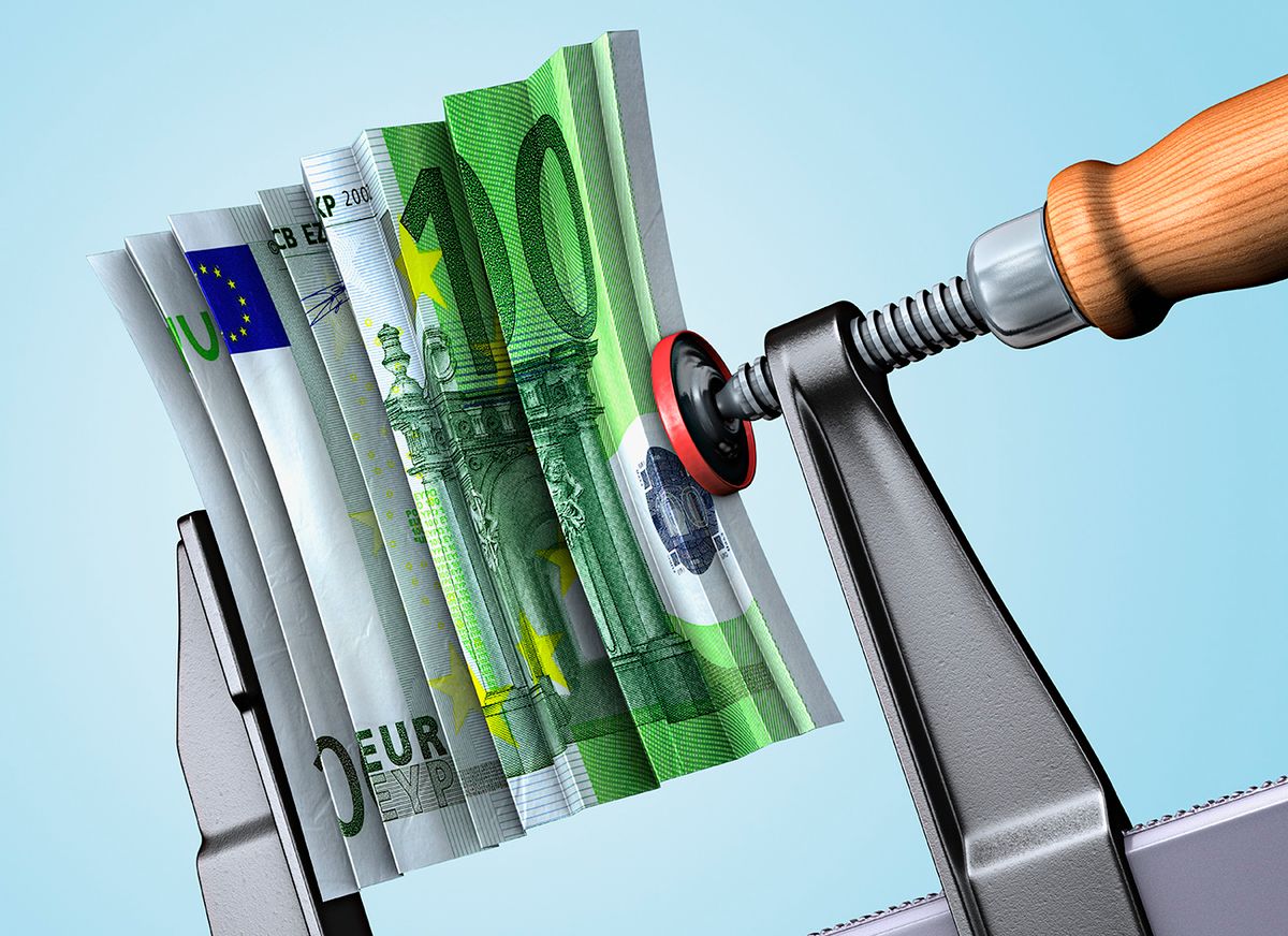 Clamp Crushing Euro
európa, gazdaság, economy, euro