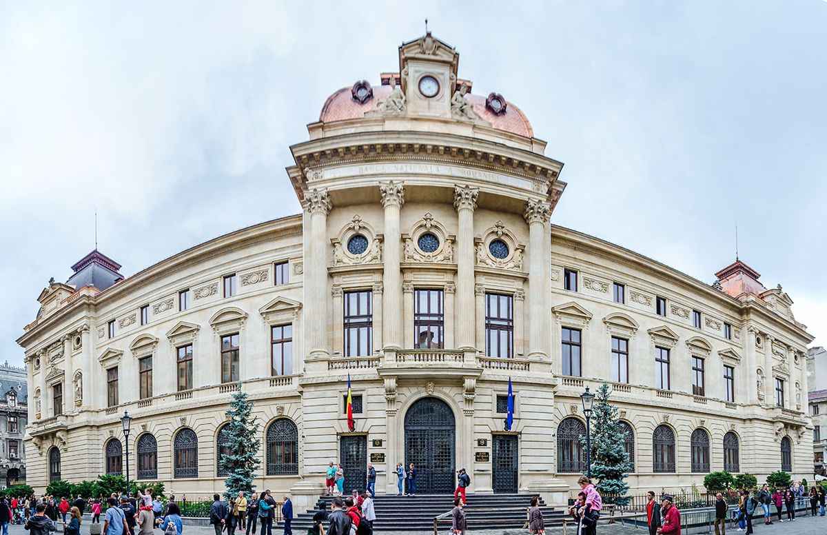 Bucharest,,Romania,-,May,25,,2014.,The,National,Bank,Of,
BUCHAREST, ROMANIA - MAY 25, 2014. The National Bank of Romania (BNR) building, palace designed by Albert Galleron and Cassien Bernard.