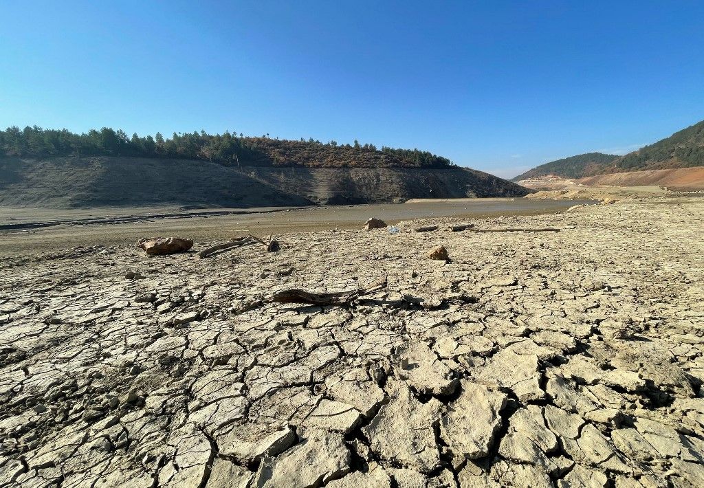 Water level drop in Bursa's Nilufer Dam
