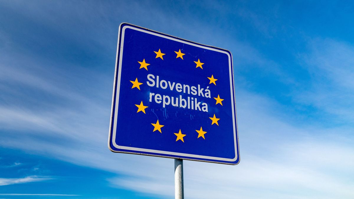 Czech,Republic,Border,Sign,On,Czech-slovak,Border.