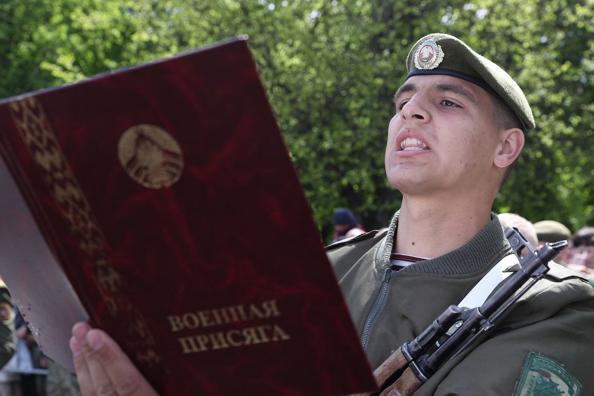 Oath-taking ceremony held for young soldiers in Minsk