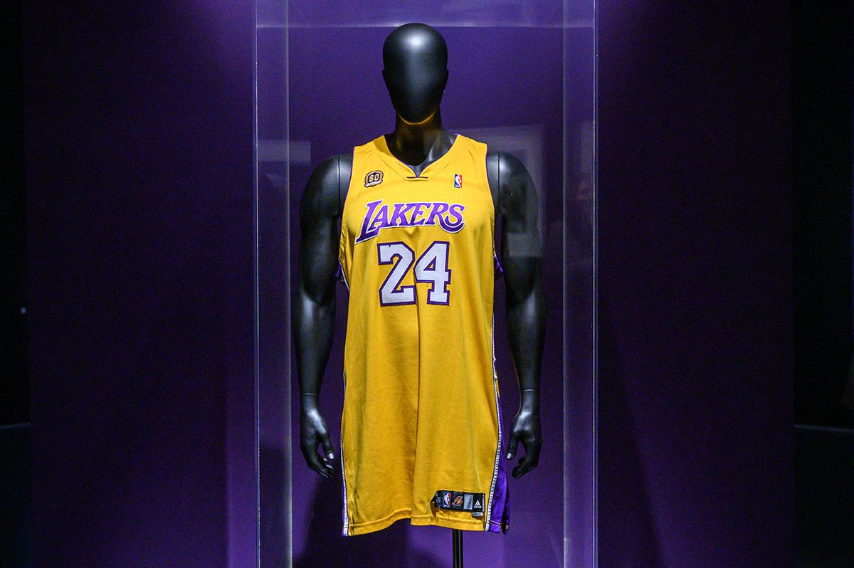 (FILES) In this file photo taken on February 01, 2023, a jersey that belonged to late basketball star Kobe Bryant is displayed at Sotheby's auction house in New York City. - A jersey worn by US basketball legend Kobe Bryant -- who died three years ago in a tragic helicopter accident -- sold at auction for $5.8 million on February 9, 2023. The sale by Sotheby's in New York set a new record for any Bryant item at auction but came in under the upper pre-sale estimate of $7 million. (Photo by Ed JONES / AFP)