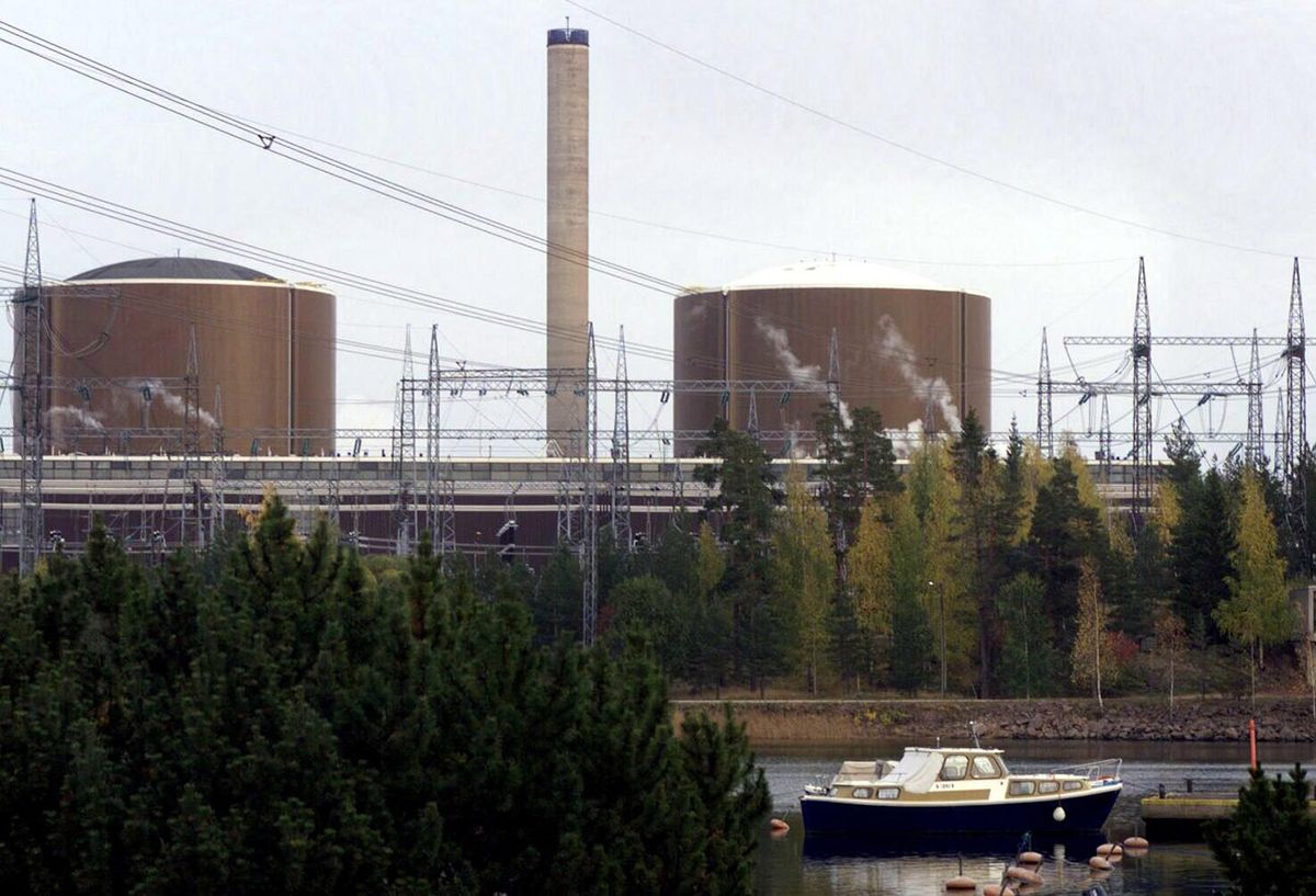FINLAND-POWER PLANT Picture taken 05 October 1999 of the nuclear power plant in Loviisa. The area of the plant was sealed off on Tuesday after a container with hydrogen holed during maintenance works. Due to the danger of explosion, the gas had to let escape for several hours. According to nuclear safety officials, there was no radiation or danger to the surrounding area. (Photo by KIMMO MANTYLA / LEHTIKUVA / AFP)