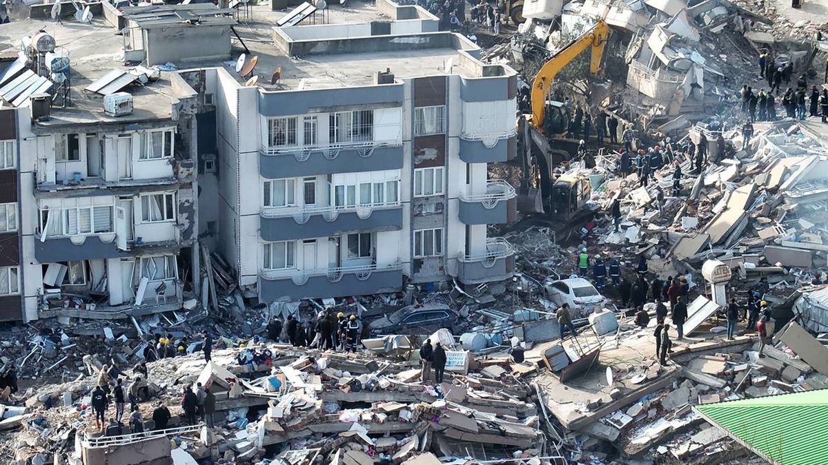 Földrengés: a silány épületek miatt is lehetett ekkora a tragédia 