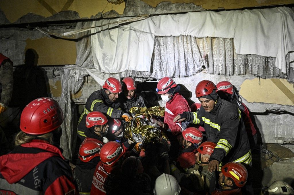 10-year-old boy rescued from rubble 136 hours after earthquakes hit Hatay