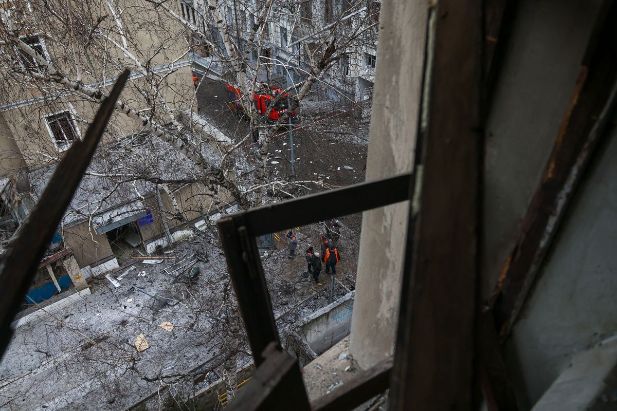 Russian missile hits residential building Ukraine's Kharkiv