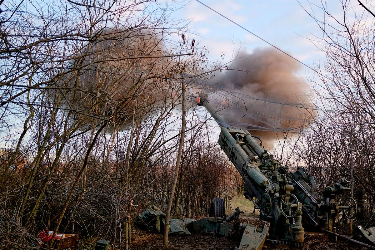 Ukraine And Russia Trade Fire In Donetsk Region BAKHMUT, UKRAINE - DECEMBER 29: Soldiers of the Ukrainian 55th artillery brigade operate on the frontline with a US made Howitzer M777 cannon amid artillery fights on December 29, 2022 in Bakhmut, Ukraine. A large swath of Donetsk region has been held by Russian-backed separatists since 2014. Russia has tried to expand its control here since the February 24 invasion.  (Photo by Pierre Crom/Getty Images)
