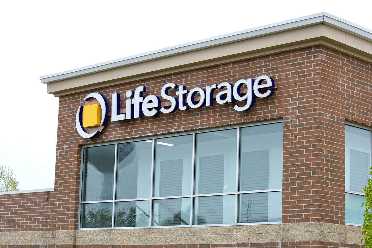 Algonquin,,Illinois,/,Usa,-,June,11,,2019:,Life,Storage Algonquin, Illinois / USA - June 11, 2019: Life Storage self storage facility. Life Storage, Inc. currently operates under the brand name Life Storage.