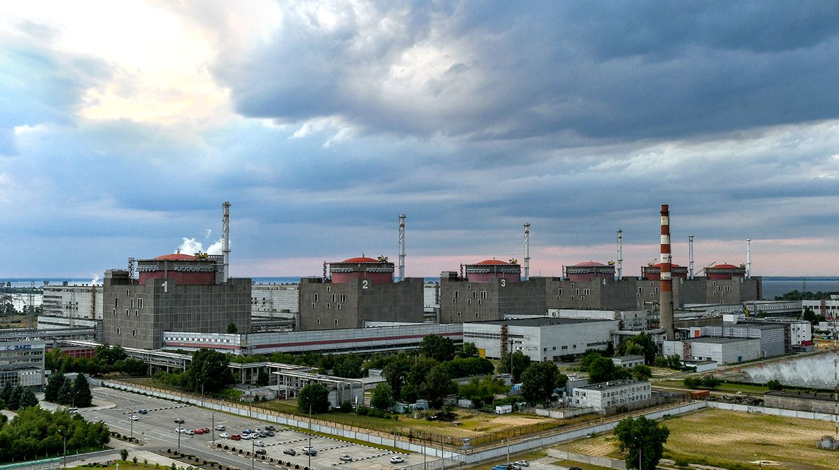 Zaporizhzhia Nuclear Power Plant
Six VVER-1000 pressurized light water nuclear reactors, each generating 950 MWe, make the Zaporizhia Nuclear Power Station the largest NPP in Europe and among the top 10 largest in the world, Enerhodar, Zaporizhzhia Region, southeastern Ukraine, July 9, 2019.NO USE RUSSIA. NO USE BELARUS. (Photo by Dmytro Smolyenko / NurPhoto / NurPhoto via AFP)
Zaporizzsjai atomerőmű