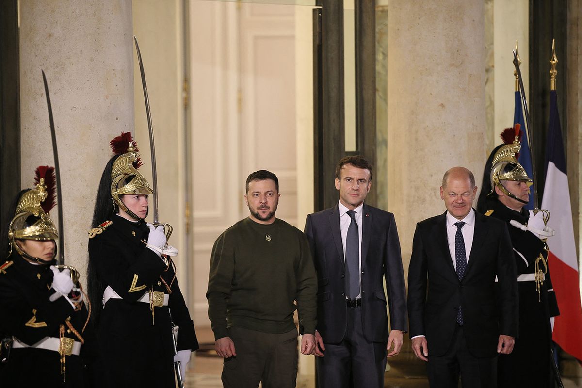 Volodymyr Zelensky in ParisPARIS, FRANCE - FEBRUARY 8 : French President Emmanuel Macron (2nd R) welcomes Volodymyr Zelensky (3rd R), President of Ukraine at the Elysee Presidential Palace for a meeting with German Chancellor Olaf Scholz (R) in Paris on February 8, 2023 Umit Donmez / Anadolu Agency (Photo by Umit Donmez / ANADOLU AGENCY / Anadolu Agency via AFP)
