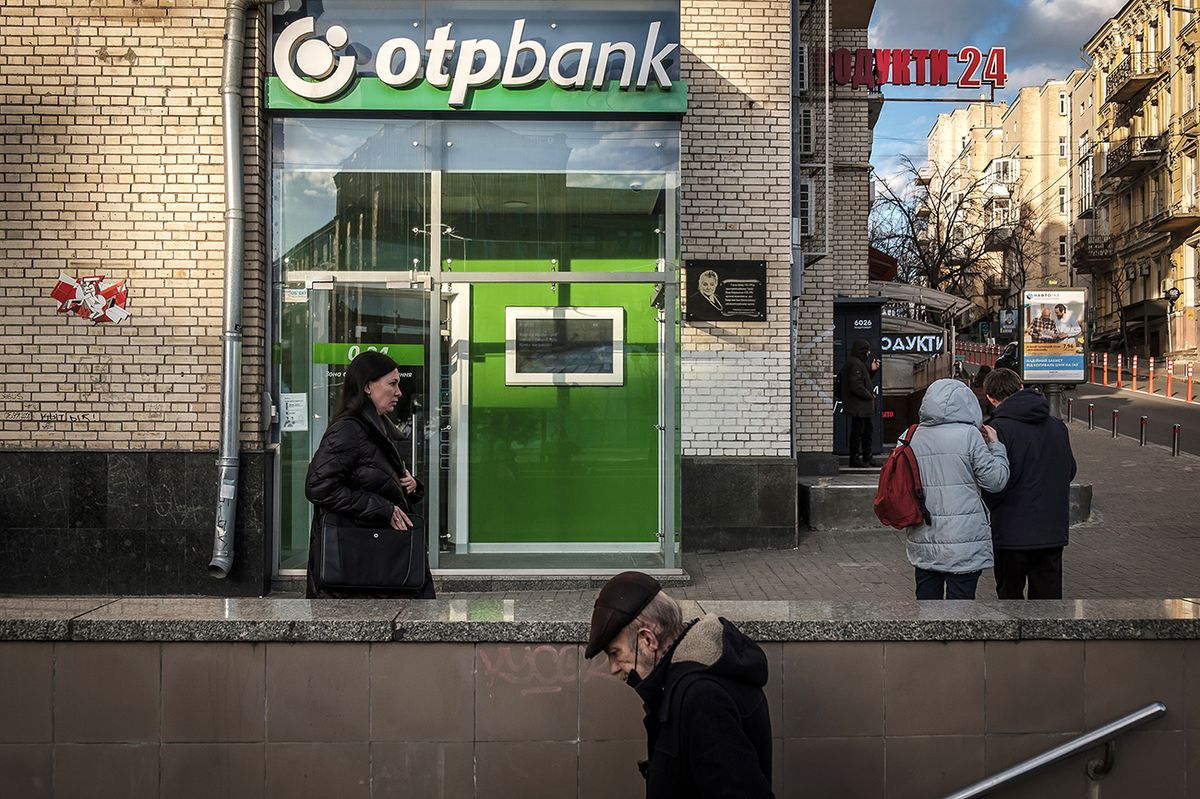 Reaction in Ukraine Capital as Tensions Escalate An Otp Bank JSC branch in Kyiv, Ukraine, on Tuesday, Feb. 22, 2022. Russia's President Vladimir Putin announced he's recognizing two self-proclaimed separatist republics in eastern Ukraine. Photographer: Christopher Occhicone/Bloomberg via Getty Images