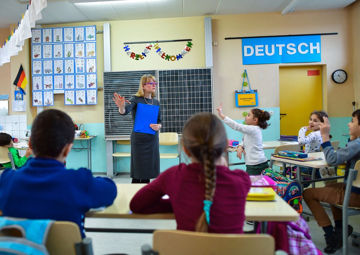 Polish teacher teaches German