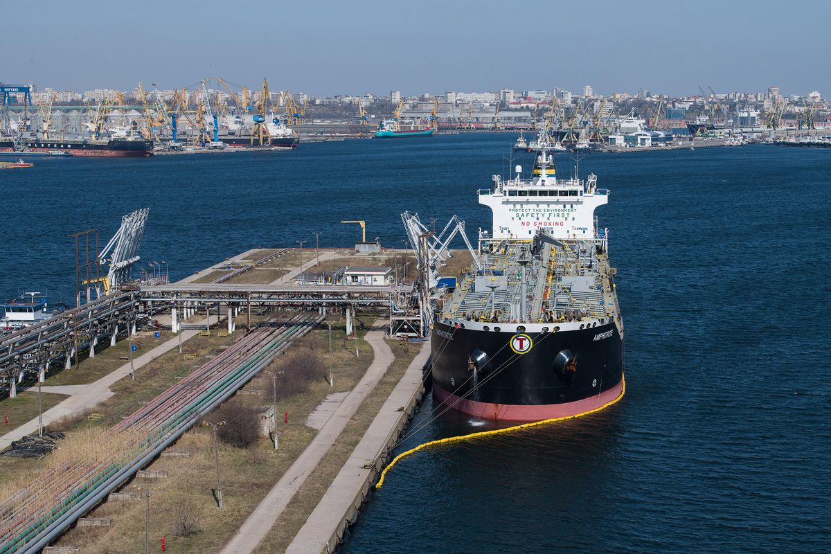 Shipping Operations at The Black Sea Port of Constanta Románia, energia, román, azeri