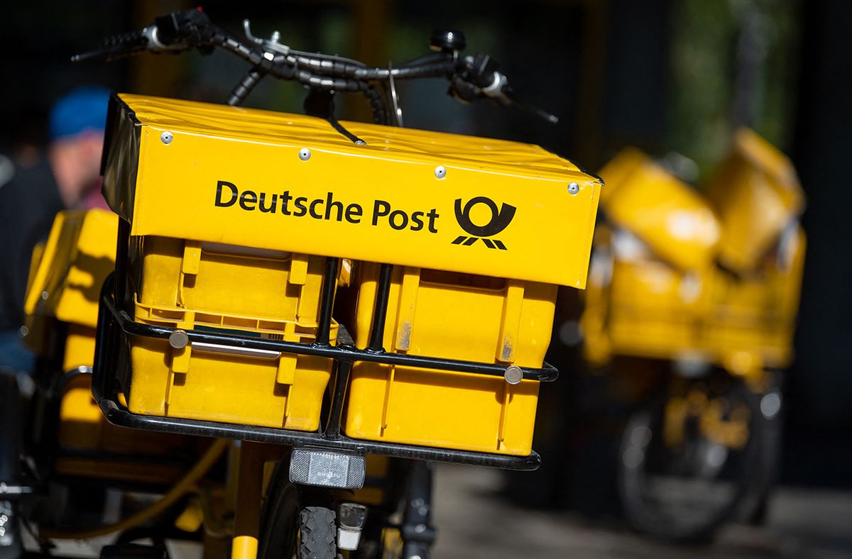 Token strikes German Post - Munich
09 September 2020, Bavaria, Munich: A bicycle from the Deutsche Post is parked on a street. In view of the next round of negotiations with the German Postal Service, the union Verdi has called for warning strikes. Photo: Sven Hoppe/dpa (Photo by SVEN HOPPE / DPA / dpa Picture-Alliance via AFP)