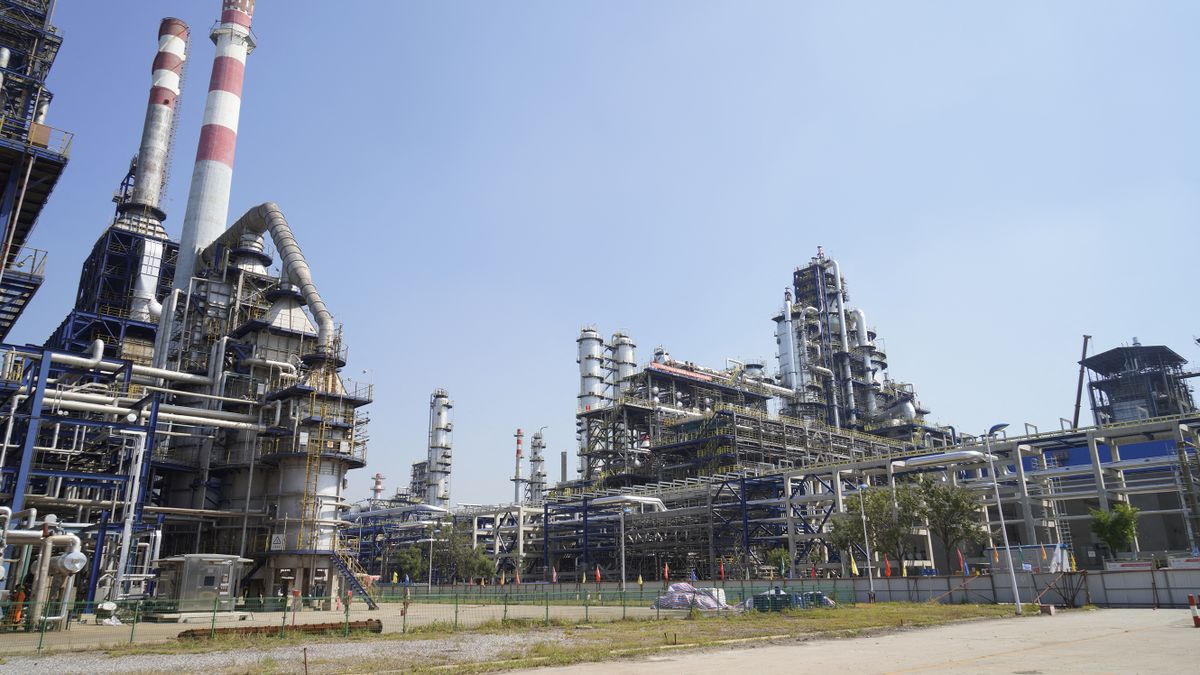 --FILE--Equipment for oil refinery are seen at a factory of China Petroleum & Chemical Corporation, also known as Sinopec, a Chinese oil and gas enterprise, Tianjin, China, 21 August 2020. 