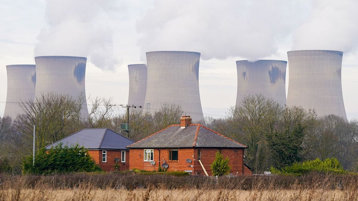 UK Pays Homes To Reduce Energy Consumption
Residential housing near cooling towers at Drax Power Station, operated by Drax Group Plc, where coal-fired units 5 and 6 have been put on standby to generate electricity supplies during a cold snap, near Selby, UK, on Monday, Jan. 23, 2023. Drax Power station is one of three stations that negotiated a winter contingency contract with National Grid Plc for this winter following a request from the government. Photographer: Ian Forsyth/Bloomberg via Getty Images