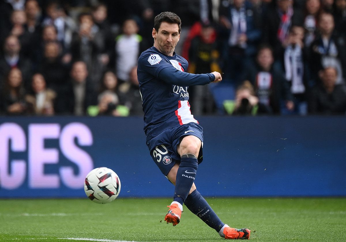 PETIFOCI
Paris Saint-Germain's Argentine forward Lionel Messi kicks the ball during the French L1 football match between Paris Saint-Germain (PSG) and Lille LOSC at The Parc des Princes Stadium in Paris on February 19, 2023. (Photo by FRANCK FIFE / AFP)