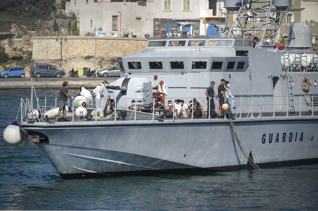 Three landing operations of migrants in Lampedusa