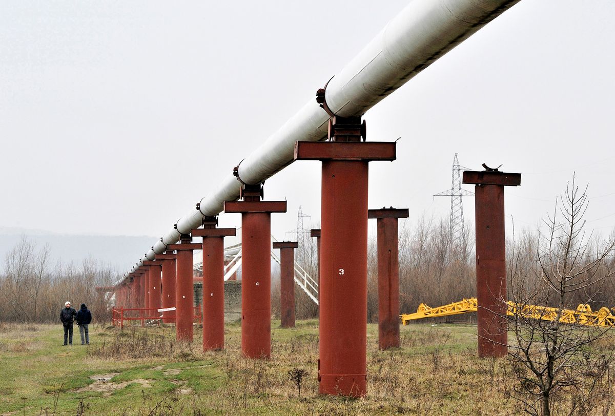 Gas Pipes And Fuel Transit From Russia To Western Europe
