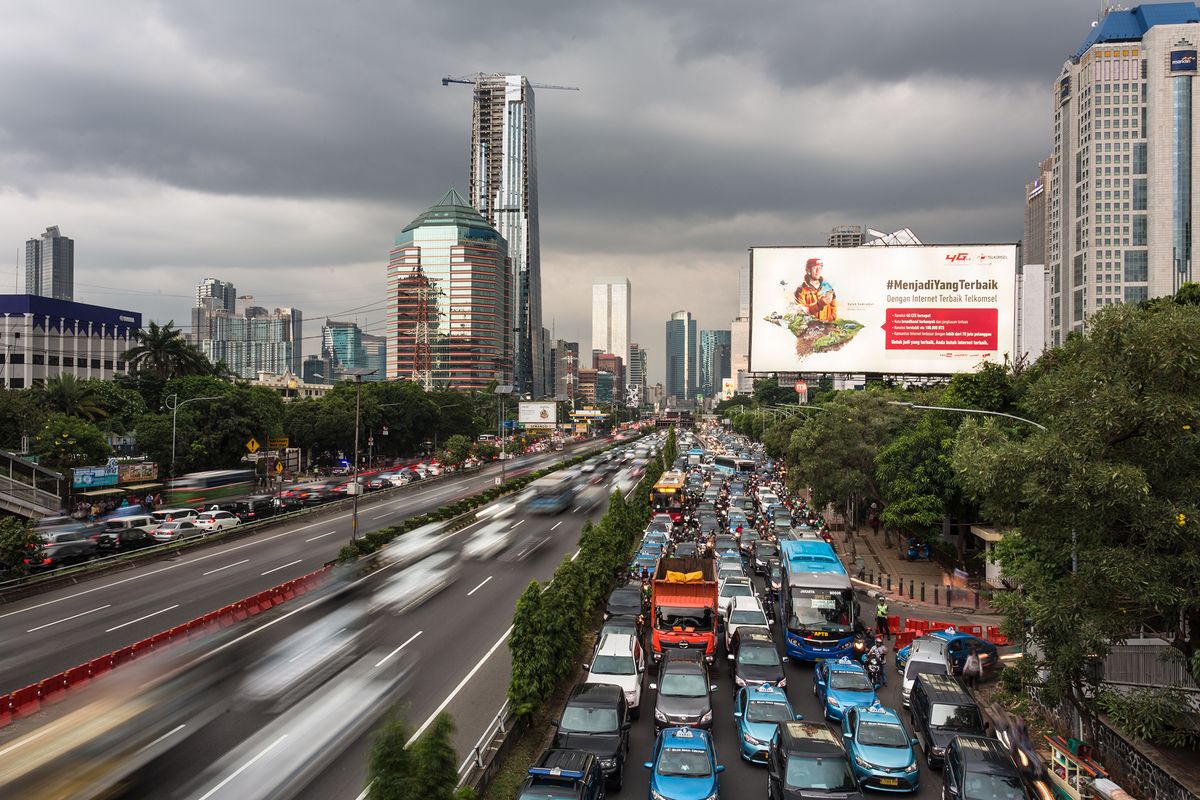 Jakarta,,Indonesia,-,April,18,,2016:,Many,Cars,And,Motorcycles