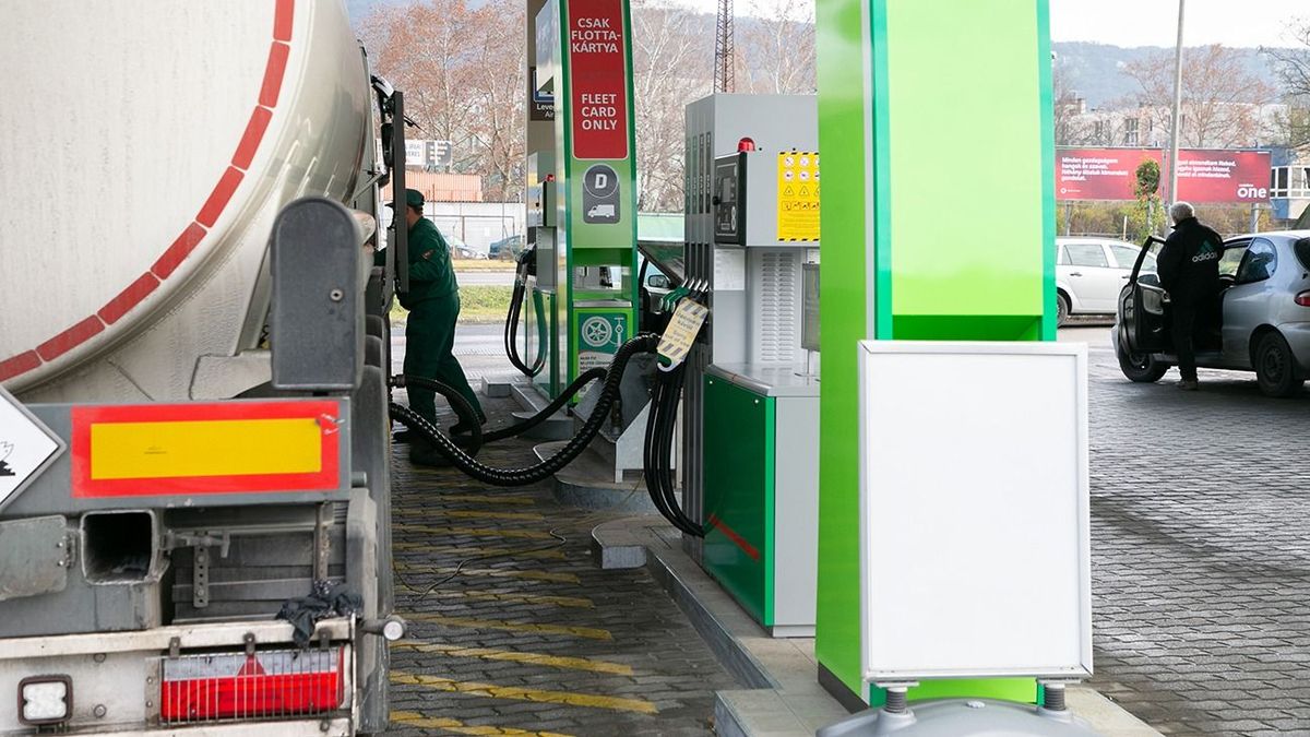 Megijedtek az ársapka rémétől a benzinkutak: péntektől csökken az üzemanyag ára