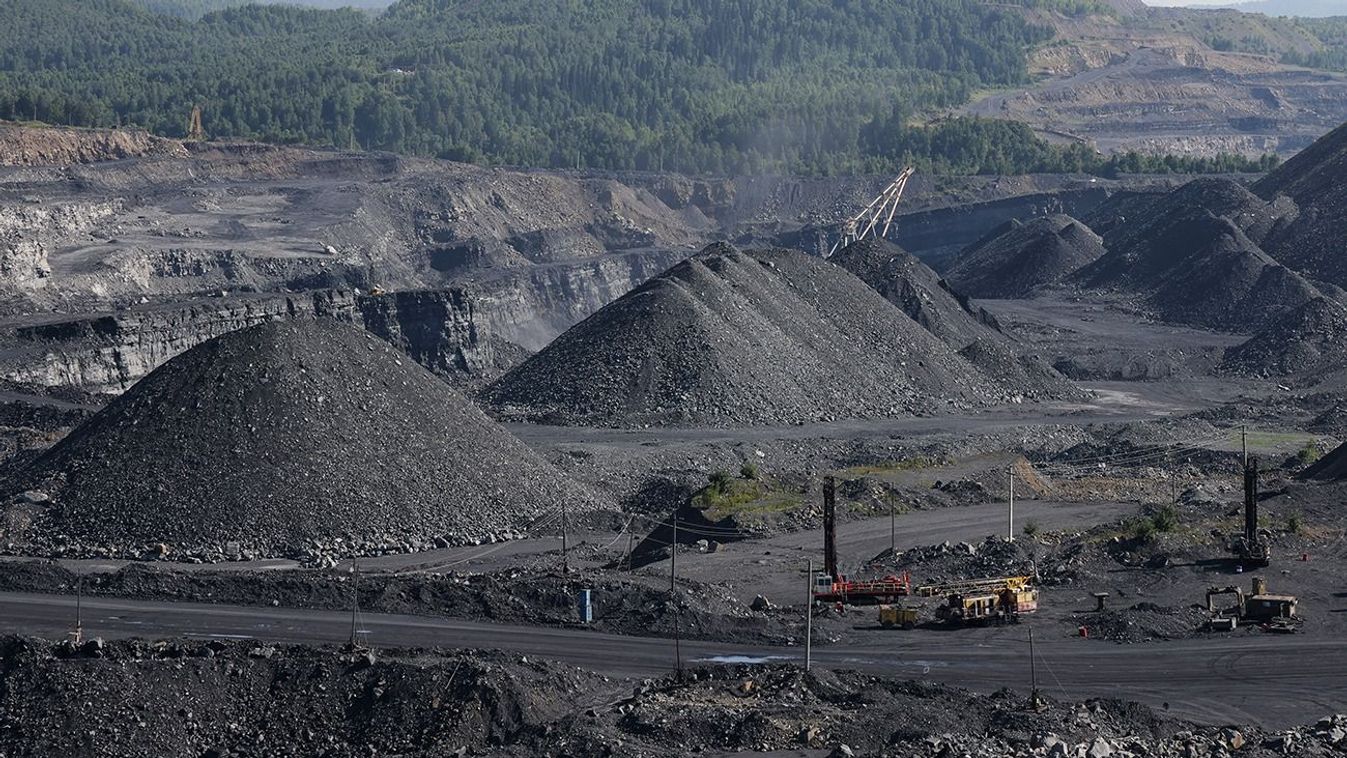 Excavations at Mechel PJSC's Krasnogorsky Coal Mine The Krasnogorsky open pit coal mine, operated by Mechel PJSC, in Mezhdurechensk, Russia, on Monday, July 19, 2021. Russias government is betting that coal consumption will continue to rise in big Asian markets like China even as it dries up elsewhere. Photographer: Andrey Rudakov/Bloomberg via Getty Images