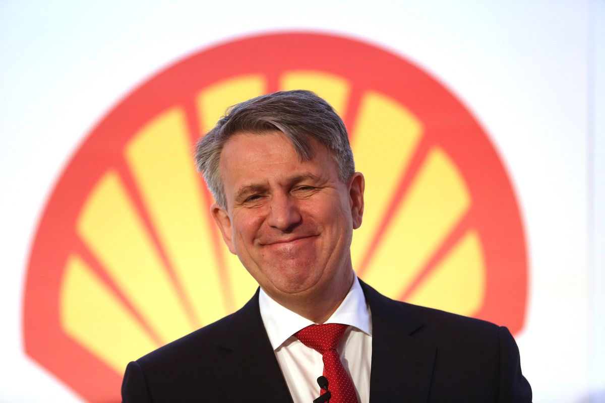 FILE: Ben van Beurden, chief executive officer of Shell Plc, reacts as the company announce their fourth-quarter results in London, UK, on Thursday, Jan. 29, 2015. Shell announced on Sept. 15, 2022 that Van Beurden will step down at the end of this year after almost 40 years at the company. 