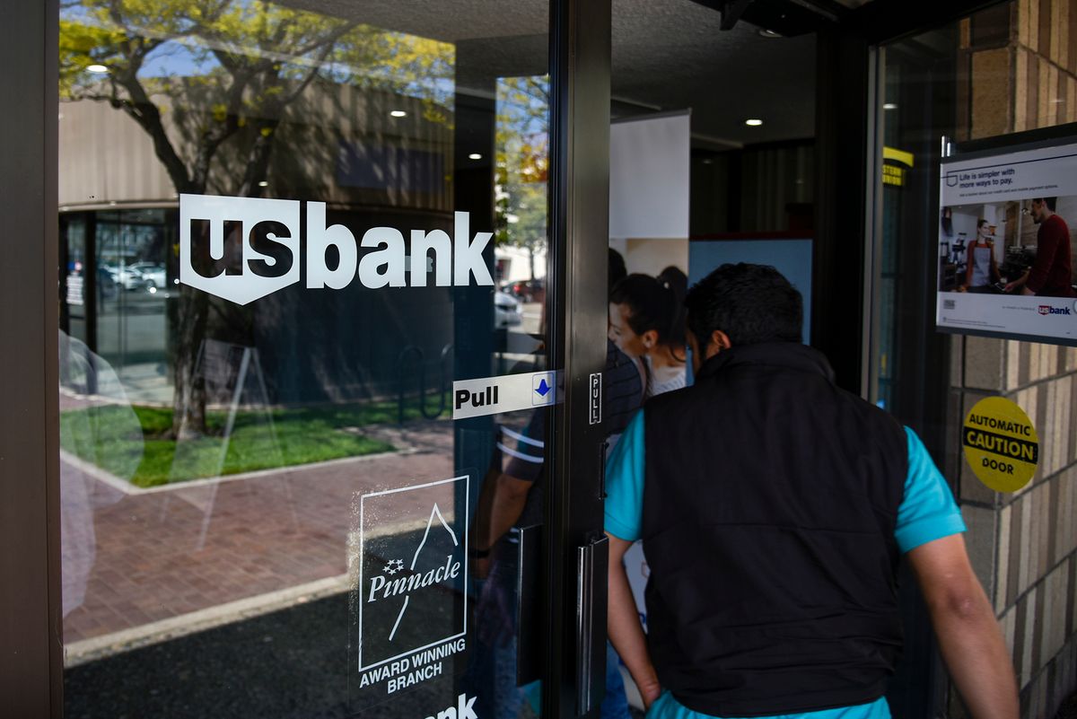 A US Bancorp Branch Ahead Of Earnings Figures