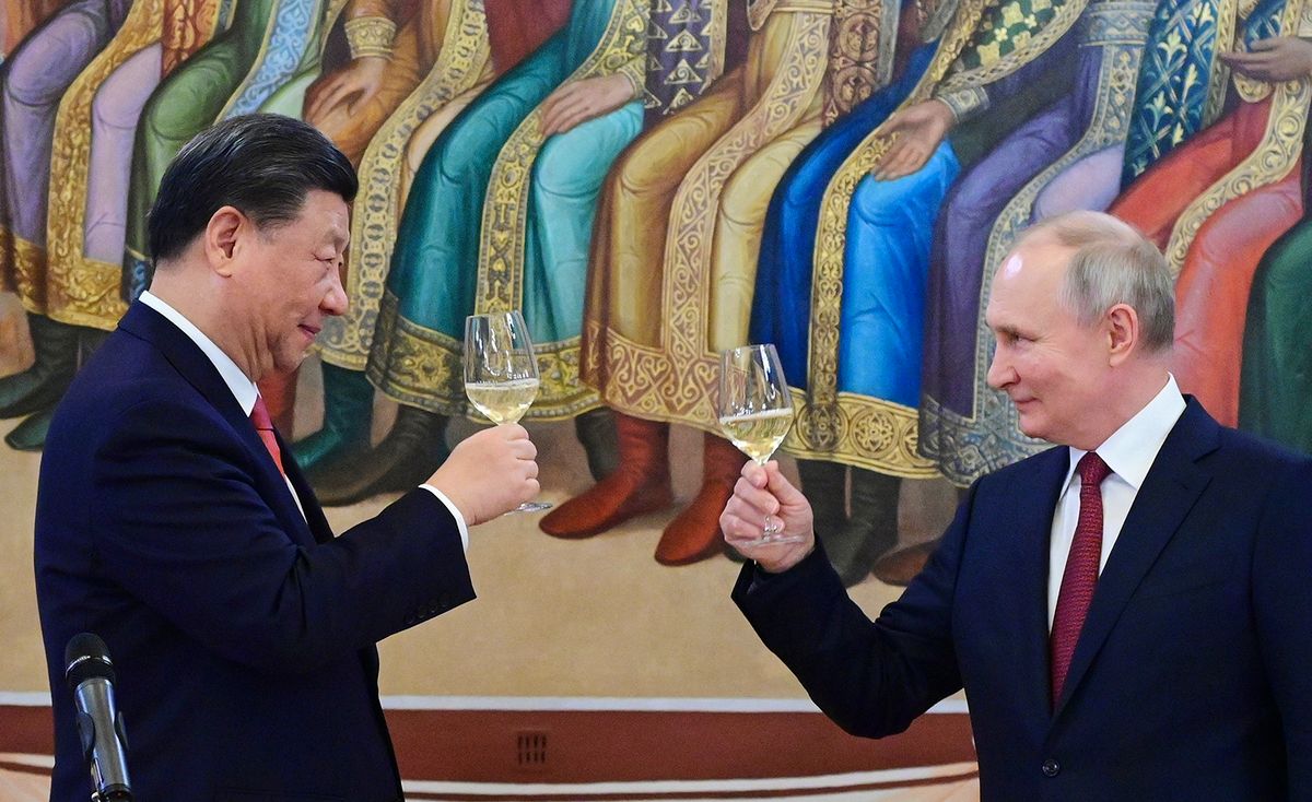 Chinese President Xi Jinping visits Moscow
epa10535460 Chinese President Xi Jinping (L) and Russian President Vladimir Putin (R) toast at a reception in the Faceted Chamber of the Moscow Kremlin, Russia, 21 March 2023. Chinese President Xi Jinping arrived in Moscow on a three-day visit, which will last from March 20 to 22, according to Russian and Chinese state agencies. Xi Jinping visits Russia on improving joint partnership and developing key areas of Russian-Chinese economic cooperation.  EPA/PAVEL BYRKIN / SPUTNIK / KREMLIN POOL MANDATORY CREDIT epa10535460 Chinese President Xi Jinping (L) and Russian President Vladimir Putin (R) toast at a reception in the Faceted Chamber of the Moscow Kremlin, Russia, 21 March 2023. Chinese President Xi Jinping arrived in Moscow on a three-day visit, which will last from March 20 to 22, according to Russian and Chinese state agencies. Xi Jinping visits Russia on improving joint partnership and developing key areas of Russian-Chinese economic cooperation.  EPA/PAVEL BYRKIN / SPUTNIK / KREMLIN POOL MANDATORY CREDIT