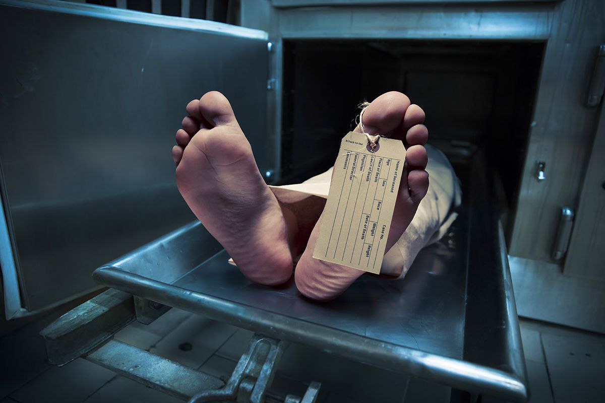Grungy,Photo,Of,Feet,With,Toe,Tag,On,A,Morgue
Grungy photo of feet with toe tag on a morgue table
Érzékeny pontra szúrtak a szankciók: elfogytak a holttestek Oroszországban