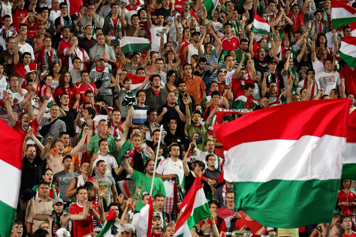 Budapest,,Hungary,-,September,2:,Hungarian,Football,Fans,At,Football