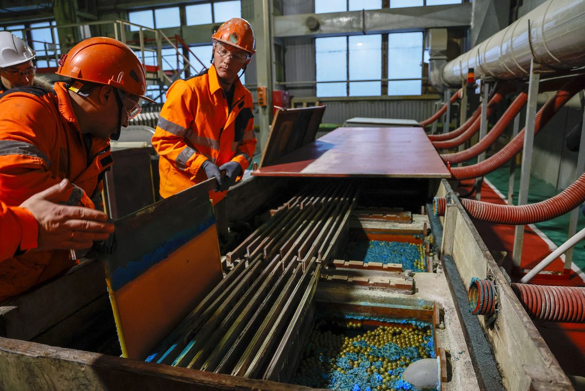 Work continues despite tough winter conditions in Russia's biggest copper mine