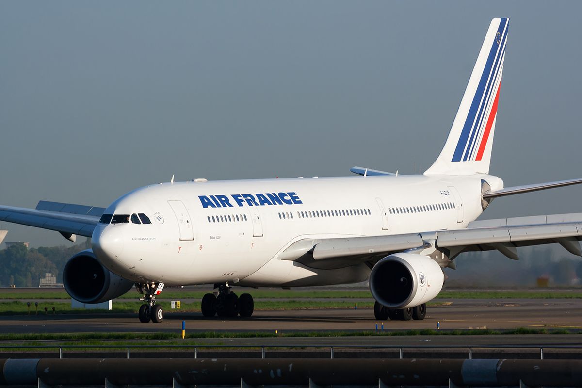 Paris,/,France,-,April,24,,2015:,Air,France,Airbus Paris / France - April 24, 2015: Air France Airbus A330-200 F-GZCF passenger plane arrival and landing at Paris Charles de Gaulle Airport