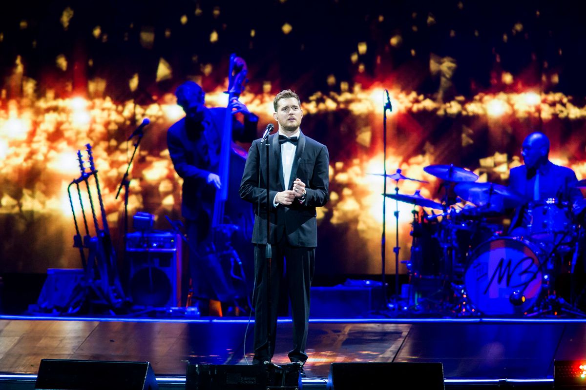 Bublé, Michael,Budapest, 2014. november 2.Michael Bublé háromszoros Grammy-díjas kanadai énekes koncertje a Papp László Budapest Sportarénában 2014. november 2-án.MTI Fotó: Mohai Balázs Budapest, 2014. november 2.
Michael Bublé háromszoros Grammy-díjas kanadai énekes koncertje a Papp László Budapest Sportarénában 2014. november 2-án.
MTI Fotó: Mohai Balázs