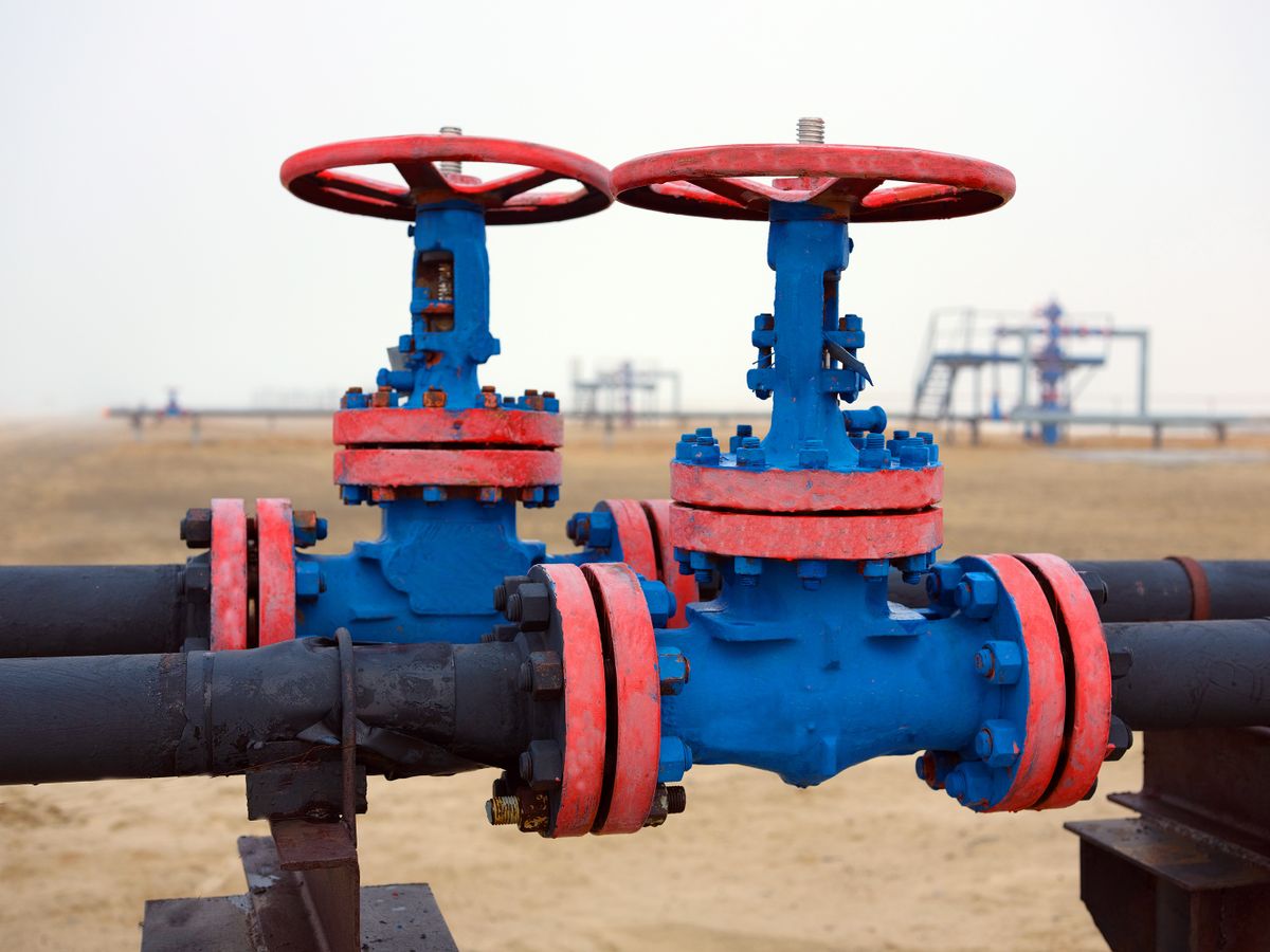 Oil,And,Gas,Industry.,Red,Blue,High,Pressure,Gas,Valve.
