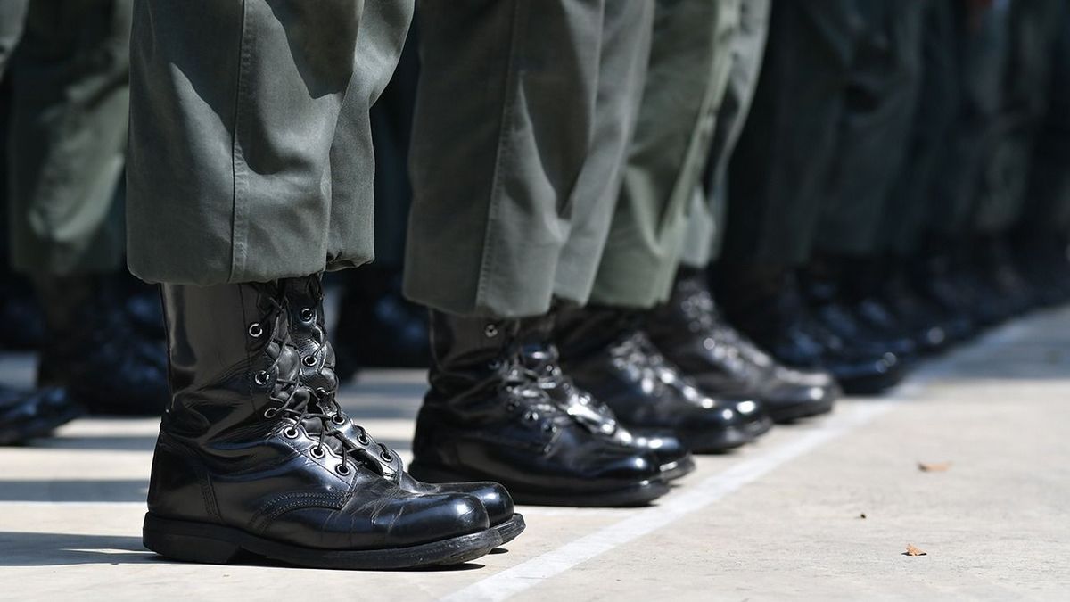 Military,Boots
Ukrajna, ukrán, behívó, sorozás, toborzás, háború