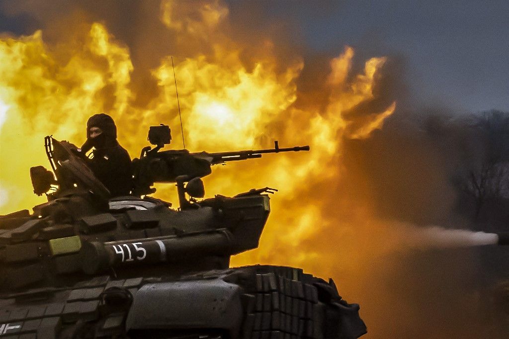 Ukrainian Army reinforces their tank brigade through firing practice in Zaporizhzhia