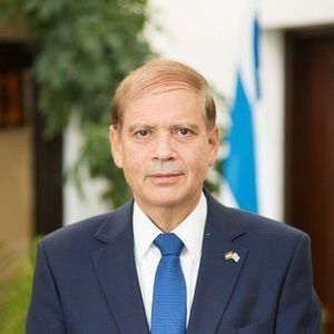 Yacov Hadas-Handelsman, Izrael Állam nagykövete, korábban az izraeli Külügyminisztérium fenntarthatóságért felelős különmegbízottja
