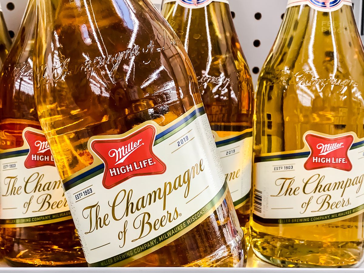 Marinette,,Wi/,Usa,-,Dec,5,,2019:,Miller,High,Life
Marinette, WI/ USA - Dec 5, 2019: Miller High Life Beer Champagne Bottle 2018 in Walmart. Products of the Miller Brewing Company.