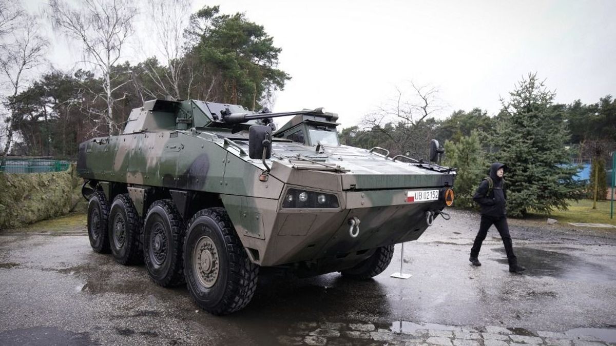 Uniós és amerikai pénzből vásárol száz új lengyel páncélozott járművet Kijev 