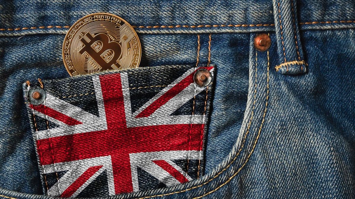 Golden,Bitcoin,(btc),Cryptocurrency,In,The,Pocket,Of,Jeans,With
Golden BITCOIN (BTC) cryptocurrency in the pocket of jeans with the flag of United Kingdom (UK) flag or Union Jack flag