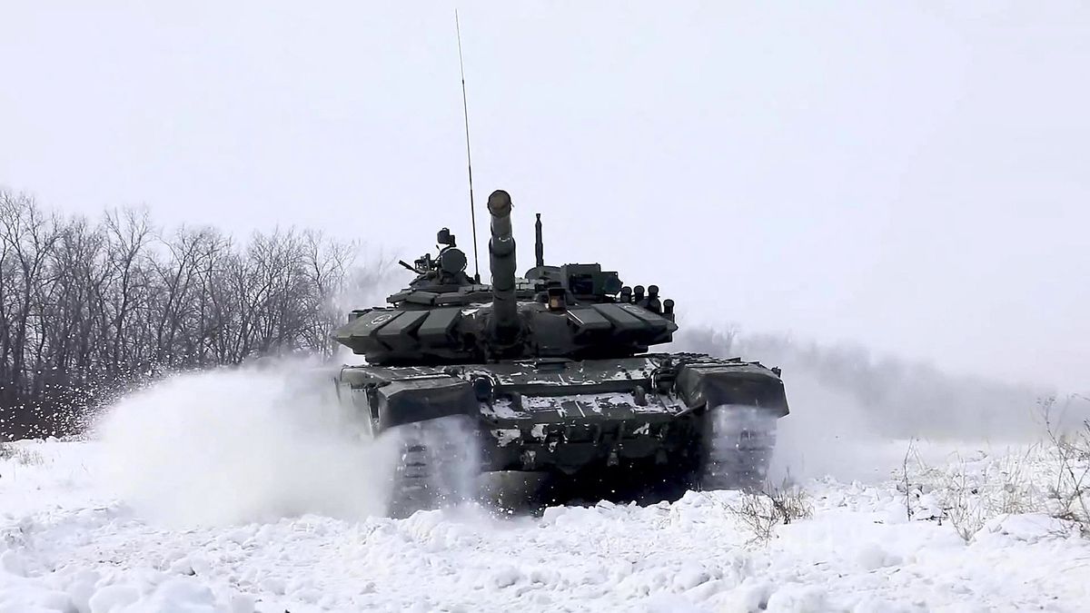 T-72B3 Main Battle Tanks in military drill in Russia
ST. PETERSBURG, RUSSIA - FEBRUARY 14: (----EDITORIAL USE ONLY – MANDATORY CREDIT - "RUSSIAN DEFENSE MINISTRY / HANDOUT" - NO MARKETING NO ADVERTISING CAMPAIGNS - DISTRIBUTED AS A SERVICE TO CLIENTS----) T-72B3 Main Battle Tanks of Russian Army take part in a military drill in St. Petersburg, Russia on February 14, 2022. RUSSIAN DEFENSE MINISTRY / Anadolu Agency (Photo by RUSSIAN DEFENSE MINISTRY / ANADOLU AGENCY / Anadolu Agency via AFP)