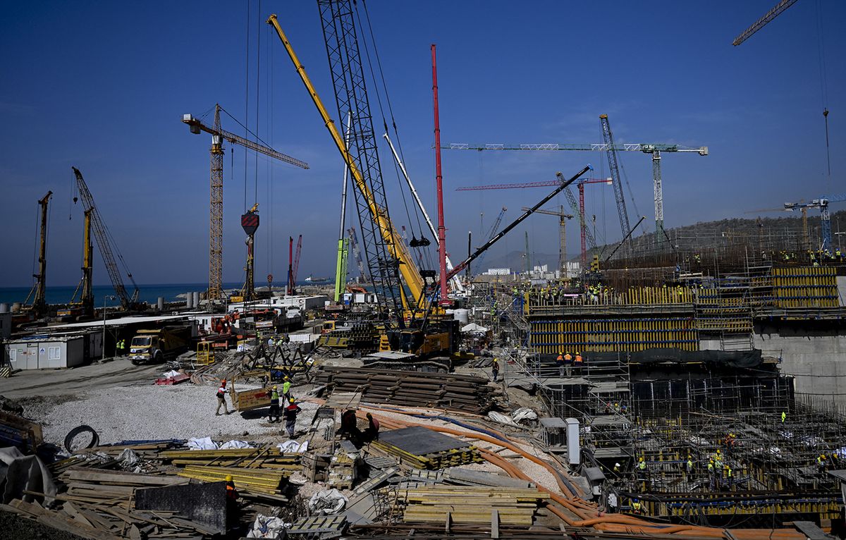 Akkuyu Nuclear Power Plant count days for nuclear fuel in Turkiye's Mersin
Akkuyu Nuclear Power Plant count days for nuclear fuel in Turkiy
MERSIN, TURKIYE - APRIL 19: A view of the Akkuyu Nuclear Power Plant (NPP) as construction work continues at the site while the first unit is planned to deploy after the preparation, pretesting and arriving of the nuclear fuel to the site on Apr.27, in Mersin, Turkiye on April 19, 2023. The other three units of the NPP will be run within one year apart. Ercin Erturk / Anadolu Agency (Photo by Ercin Erturk / ANADOLU AGENCY / Anadolu Agency via AFP)