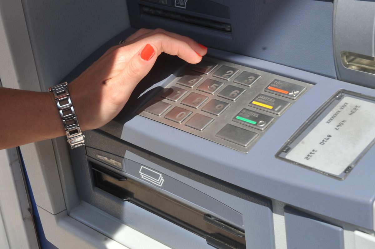 Pénzfelvétel, bankautomata