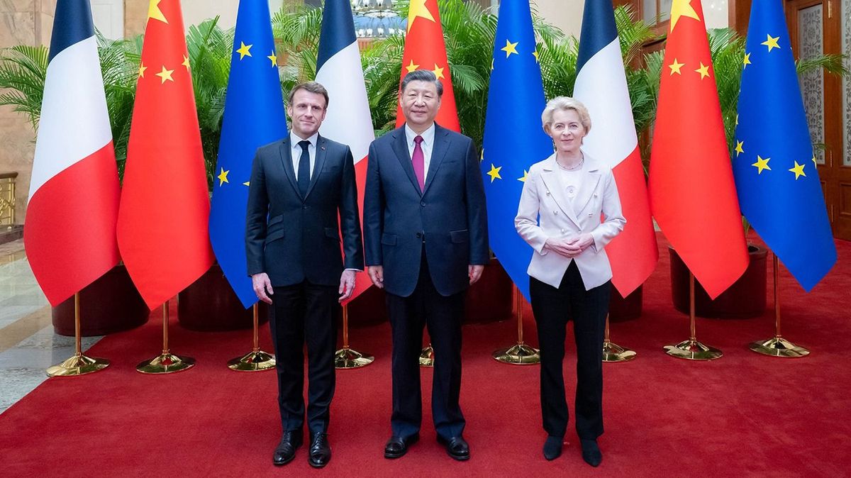 CHINA-BEIJING-XI JINPING-MACRON-VON DER LEYEN-TRILATERAL MEETING (CN)
(230406) -- BEIJING, April 6, 2023 (Xinhua) -- Chinese President Xi Jinping holds a trilateral meeting with French President Emmanuel Macron and European Commission President Ursula von der Leyen at the Great Hall of the People in Beijing, capital of China, April 6, 2023. (Xinhua/Zhai Jianlan) (Photo by Zhai Jianlan / XINHUA / Xinhua via AFP)
CHINA-BEIJING-XI JINPING-MACRON-VON DER LEYEN-TRILATERAL MEETING