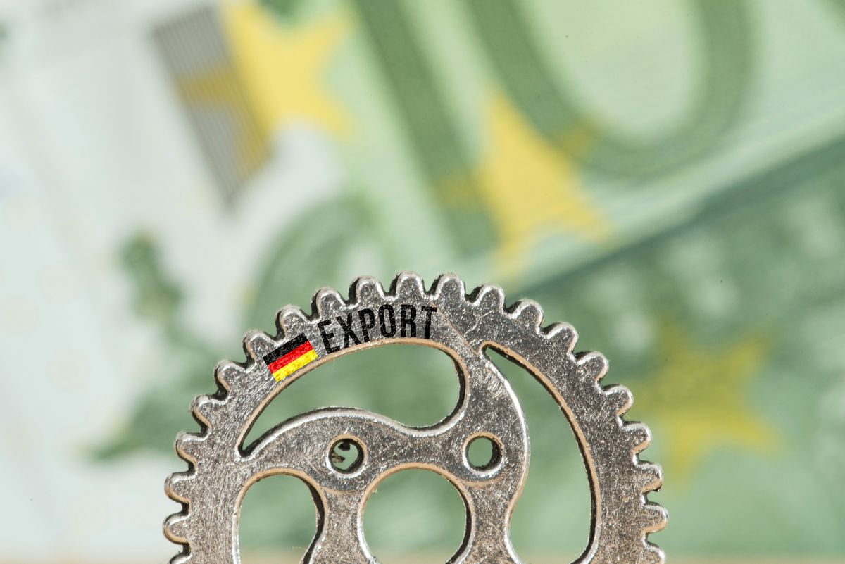 A,Cogwheel,,Euro,Banknote,,German,Flag,And,Export