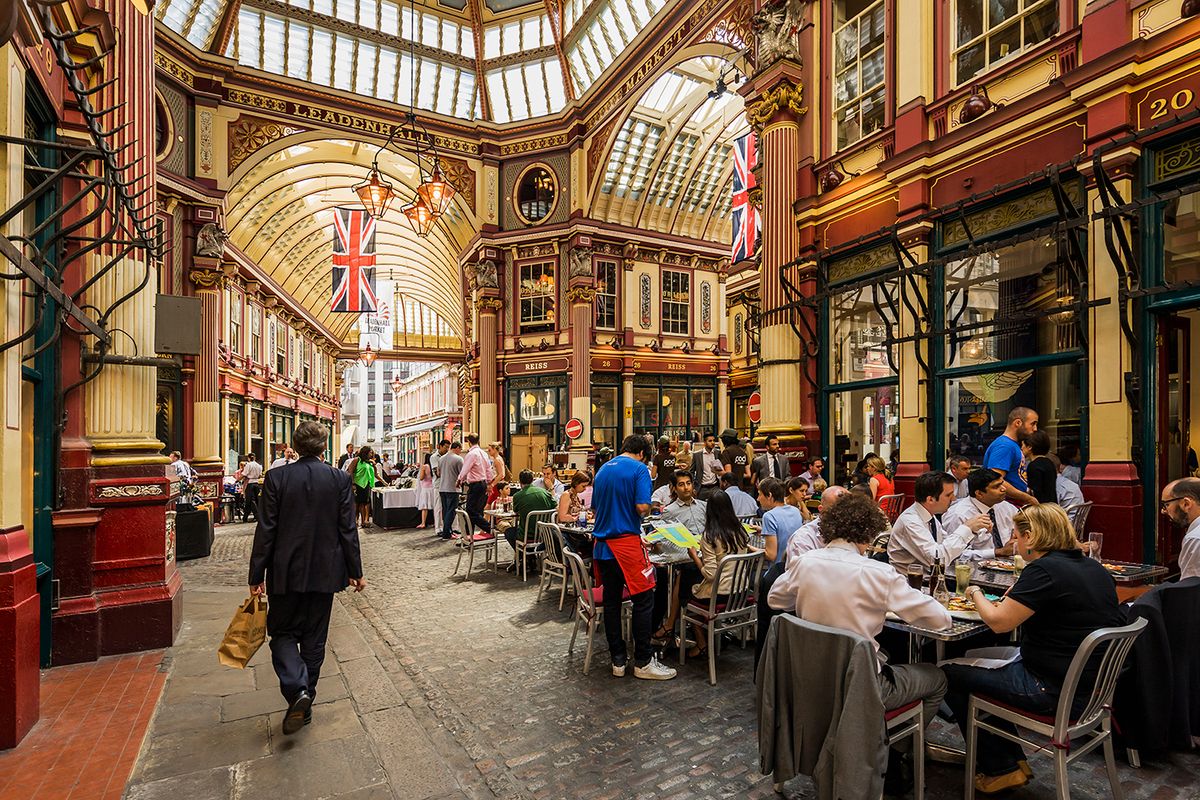 Leadenhall Market, people during the lunch time